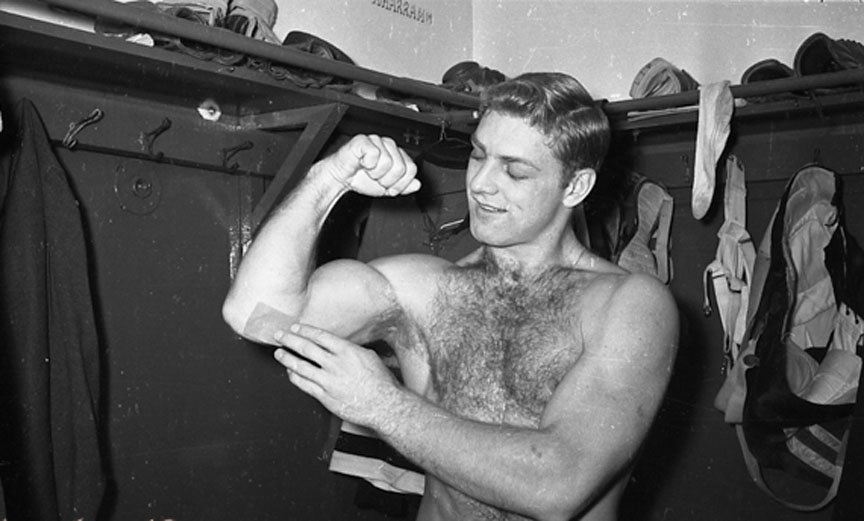 Bobby Hull's biceps measured 15.5 inches of pure muscles during his playing  career. #Blackhawks